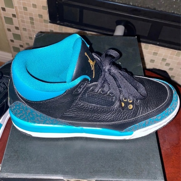 Jordan 4 - Picture 3 of 10